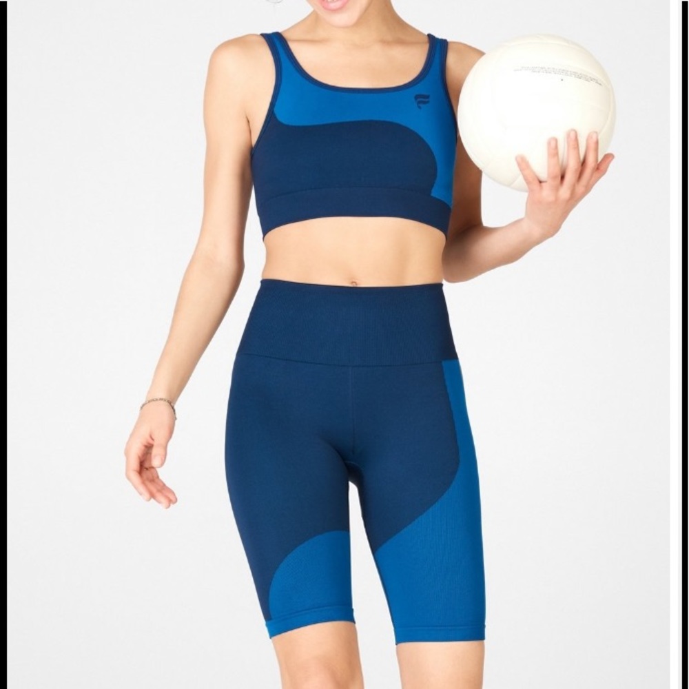 Fabletics 2 piece outfit. Bike shorts & sports bra